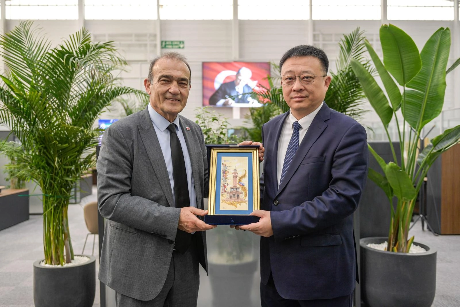 İki k&ouml;rfez şehri iş birliği masasında