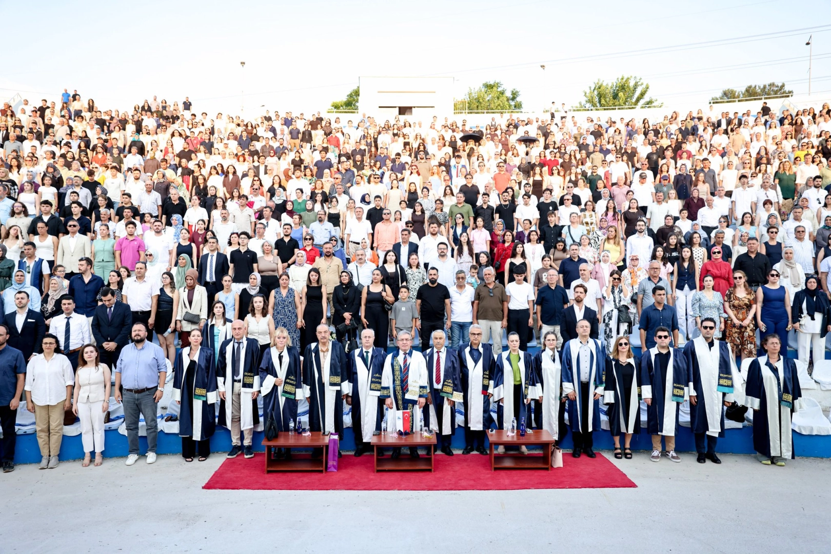 Gen&ccedil; hukuk&ccedil;ular DE&Uuml;&rsquo;de yemin etti