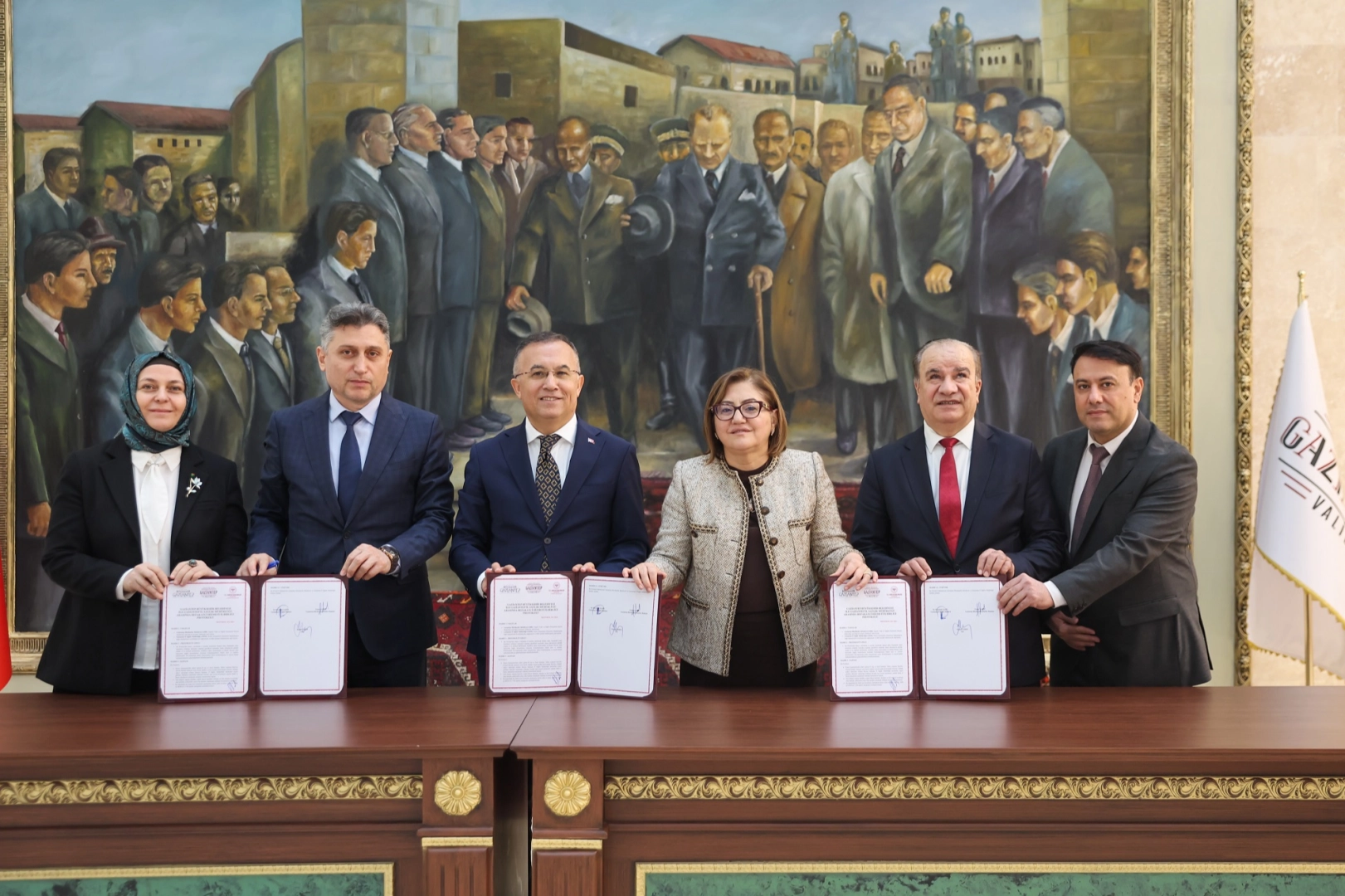 Gaziantep&rsquo;te T&uuml;rkiye&rsquo;ye &ouml;rnek sosyal destek... Hastalara refakat&ccedil;i desteği başlıyor