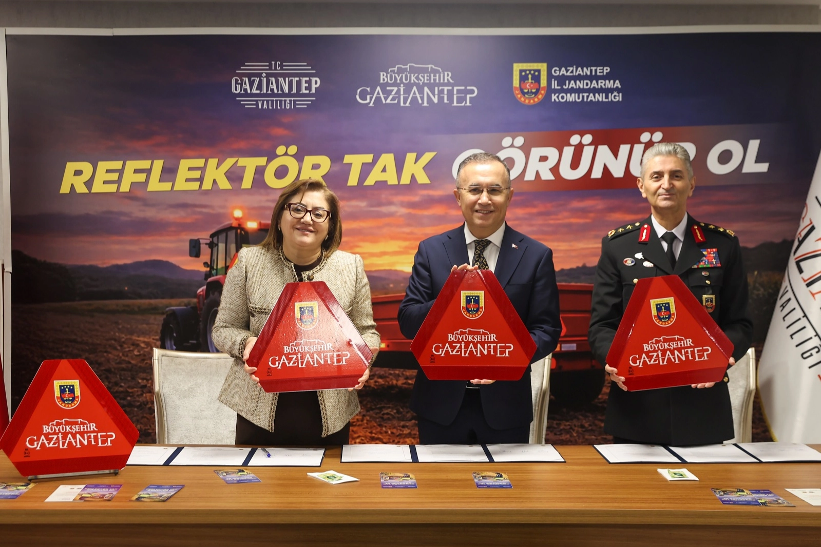 Gaziantep&rsquo;te &ccedil;ift&ccedil;ilere reflekt&ouml;r dağıtılacak