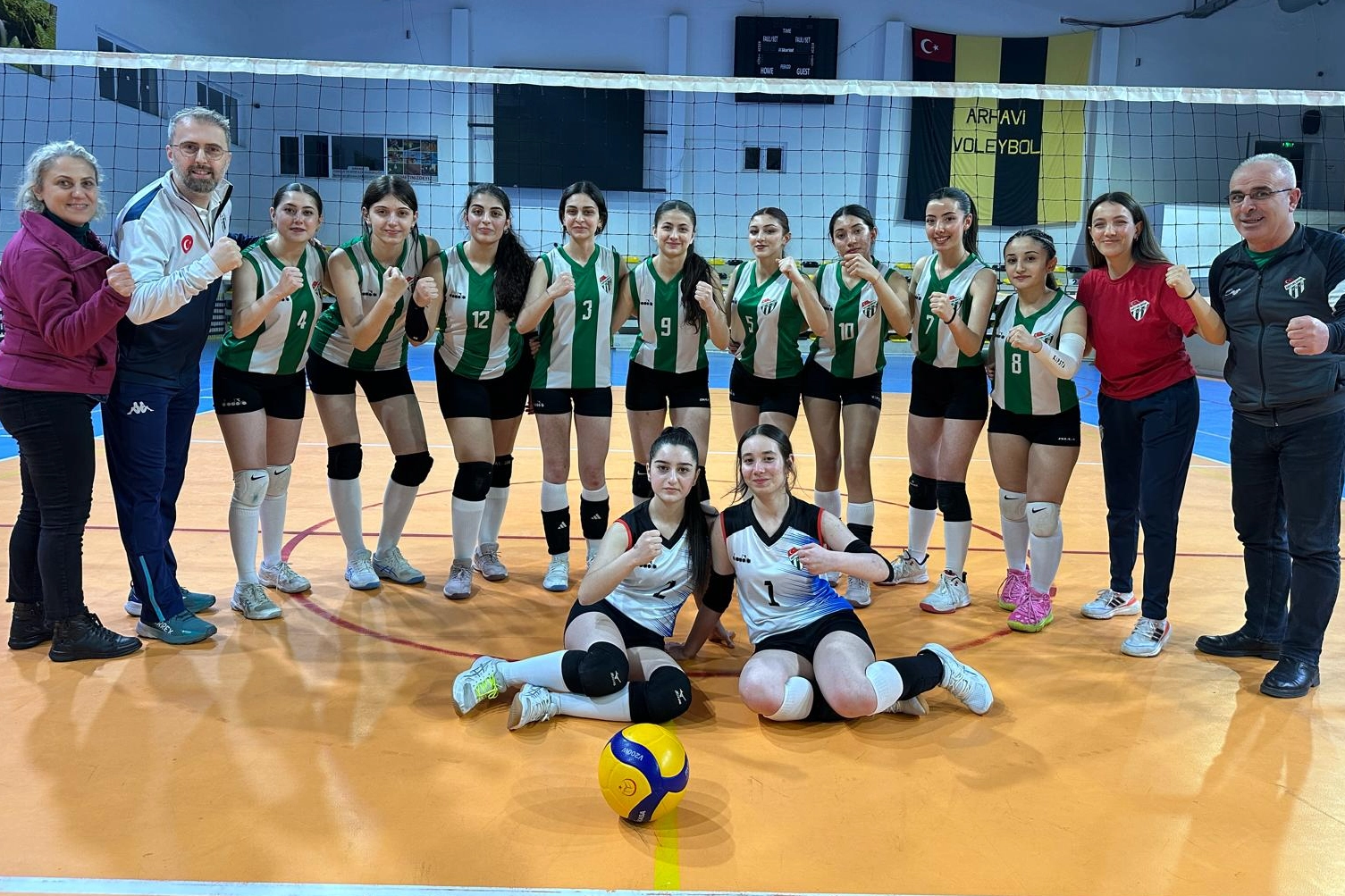 Artvin&rsquo;in gen&ccedil; sultanlarından net galibiyet