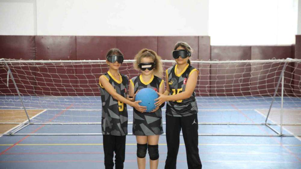 Görmeden maç yaptılar 