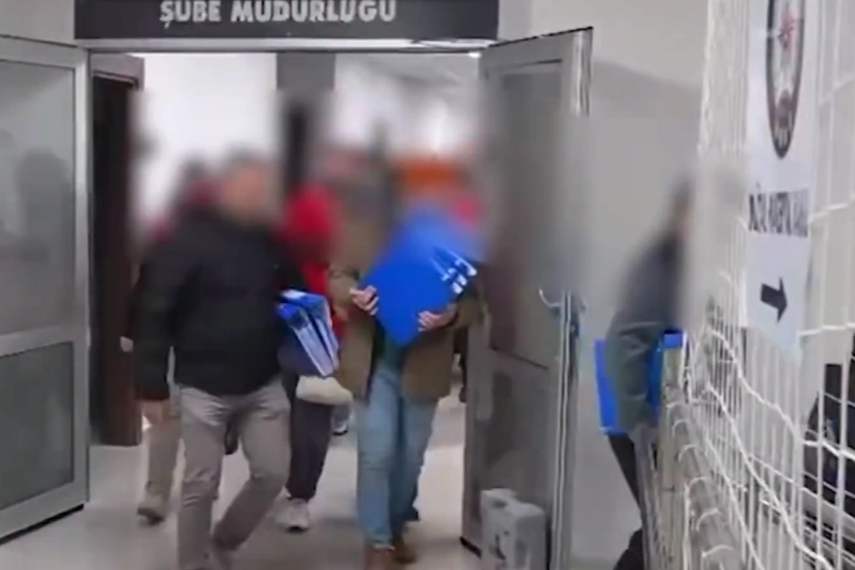 Oto yedek par&ccedil;a vurgununa b&uuml;y&uuml;k darbe! 250 milyon TL'lik dolandırıcılık &ccedil;&ouml;kertildi