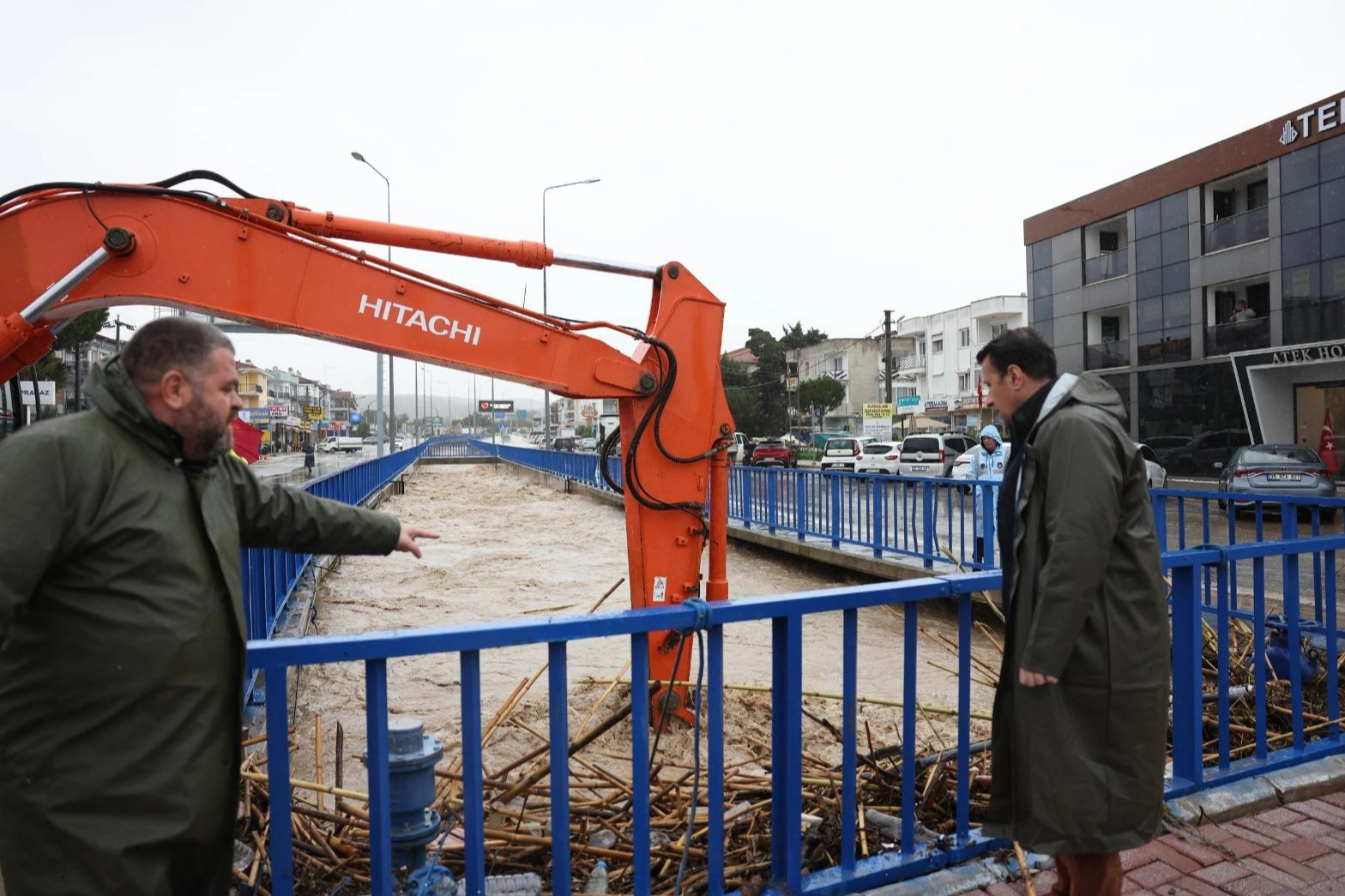 İzmir'deki yağışlar 6 g&uuml;nde bu ayın ortalamasını solladı
