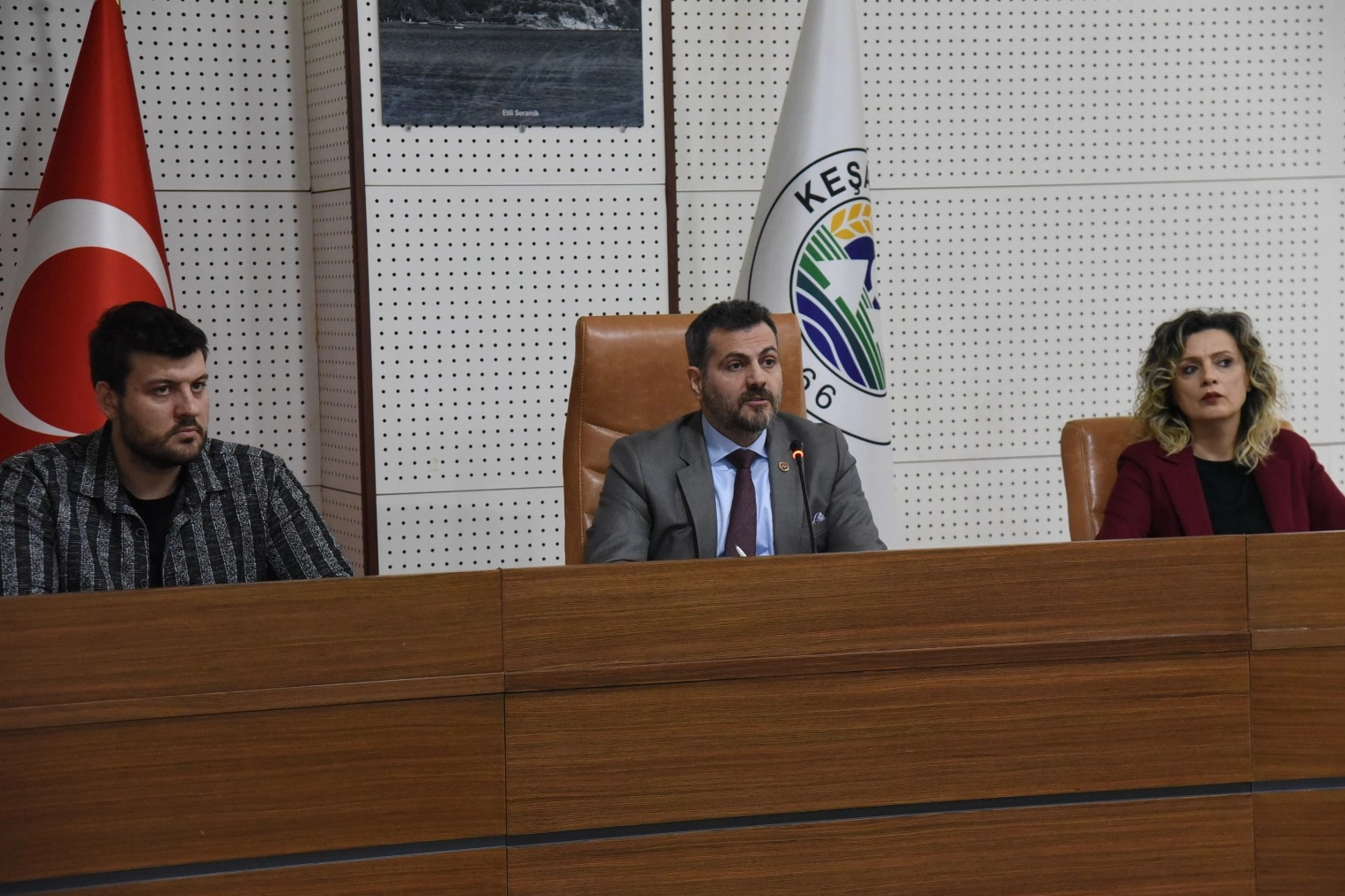 Keşan pazaryeri aidatlarında y&uuml;zde 300 tartışması meclise taşındı