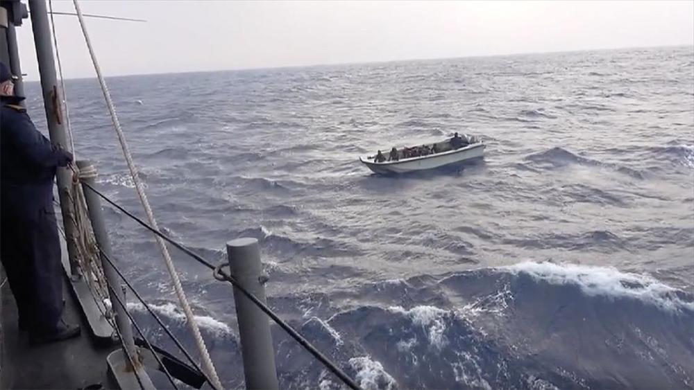 Türk askeri Libya açıklarında 10 gündür denizde mahsur kalan 17 düzensiz göçmeni kurtardı