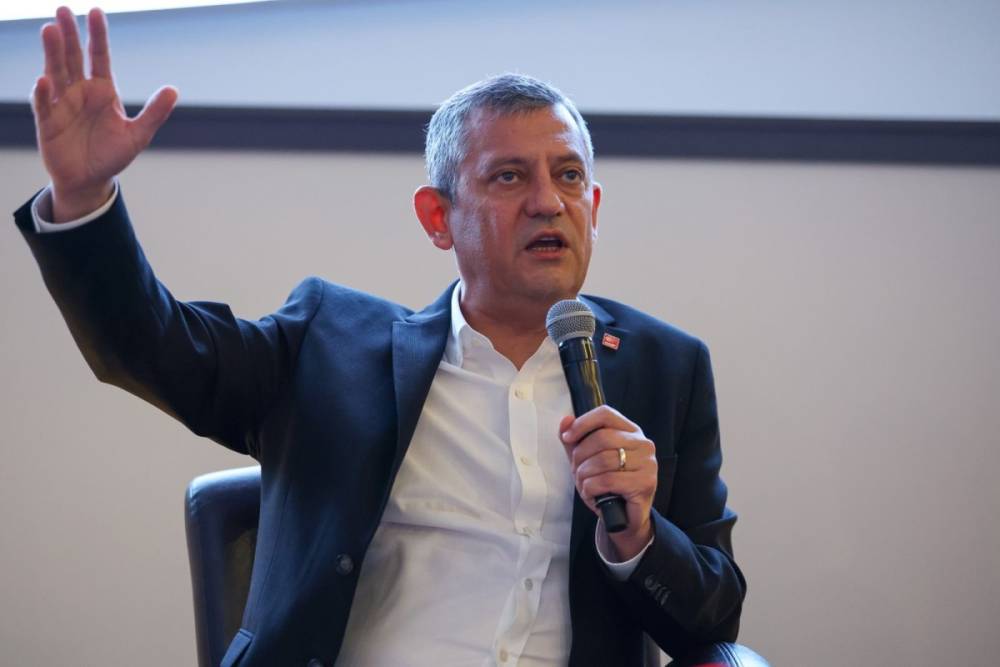 &Ouml;zg&uuml;r &Ouml;zel'den 'kayyım' &ccedil;ıkışı: &lsquo;En fazla 6 g&uuml;n durur&rsquo; 