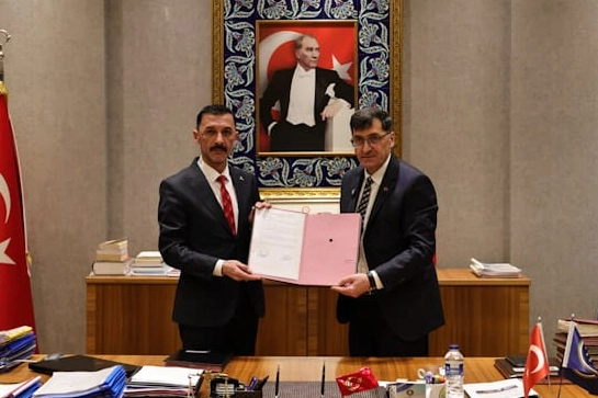 K&uuml;tahya Belediyesi&rsquo;nde sosyal dengeye en &uuml;st limitten imza