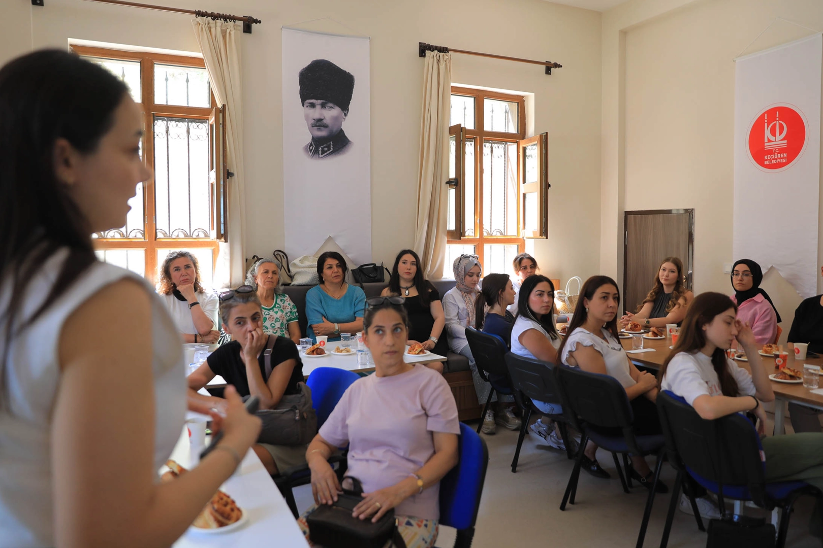 Ankara Ke&ccedil;i&ouml;ren'de ailelere etkili ebeveynlik eğitimi