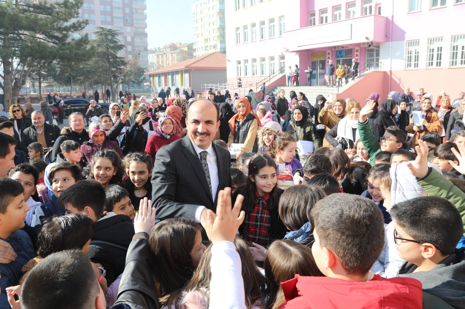 Konya Büyükşehir’den öğrencilere eğitim desteği