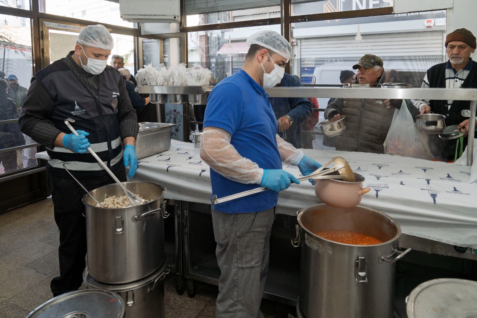 İzmir&rsquo;de dayanışma seferberliği! B&uuml;y&uuml;kşehir milyonlara ulaştı