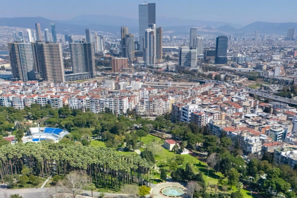 İzmir K&uuml;lt&uuml;rpark&rsquo;ta yeşil d&ouml;n&uuml;ş&uuml;m başladı