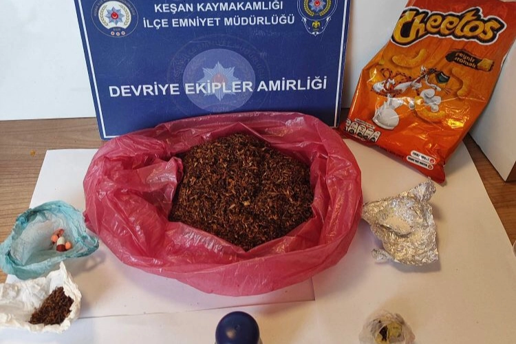 Edirne Keşan&rsquo;da cips paketinden &ccedil;ıkanlar şaşırttı!