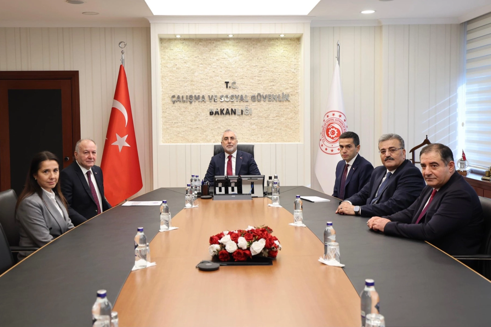 Asgari &uuml;cretle ilgili ilk toplantı yapıldı... İkincisi ayın 18'inde