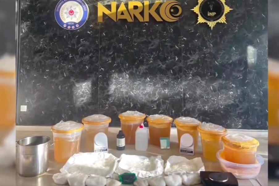 İstanbul K&uuml;&ccedil;&uuml;k&ccedil;ekmece&rsquo;de narkotik operasyonu