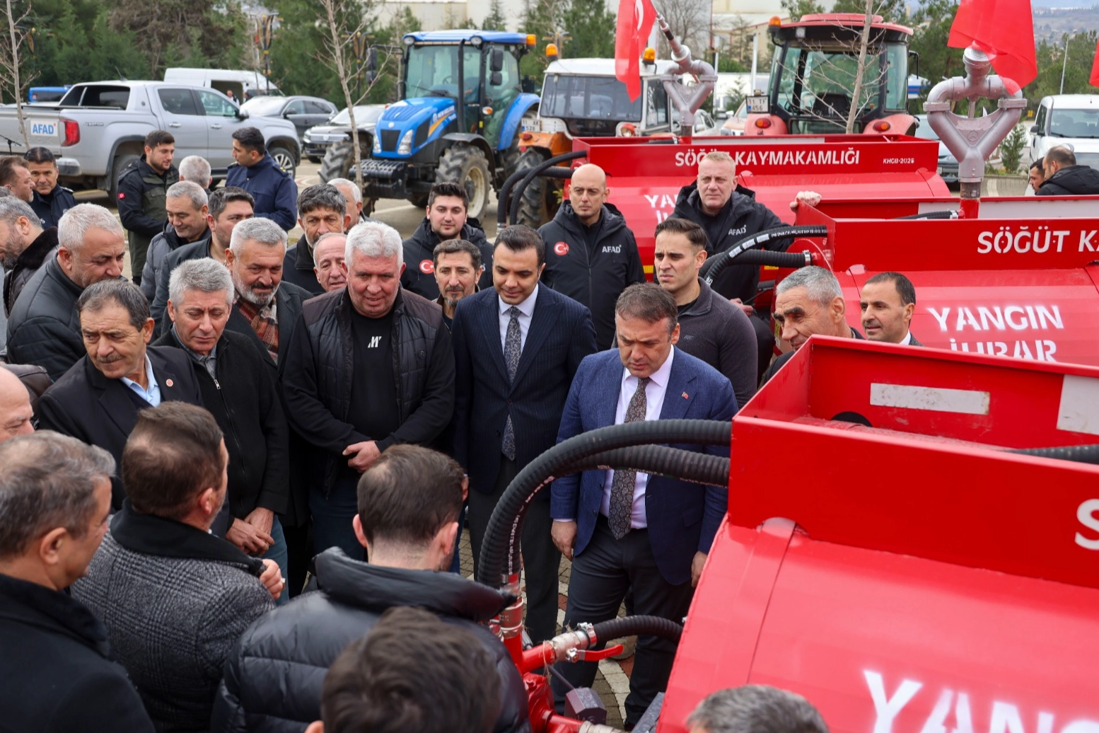 S&ouml;ğ&uuml;t&rsquo;te k&ouml;ylere destek: 15 adet su tankeri teslim edildi