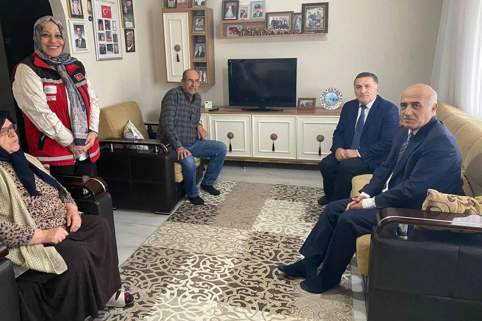 Bursa Gemlik&rsquo;te Kaymakam Canbaba&rsquo;dan şehit aileleri ve gazilere Ramazan ziyareti