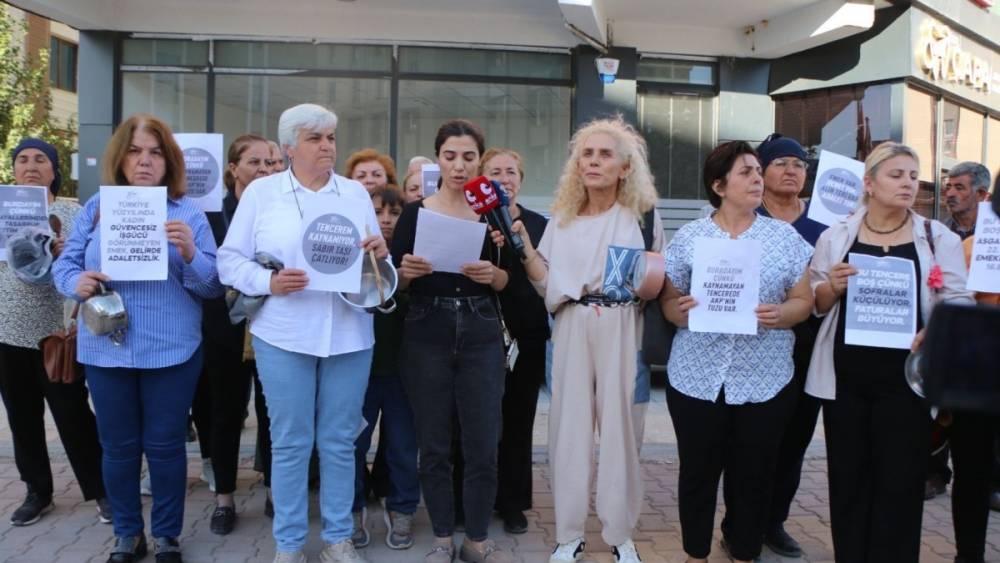 Adıyaman’da CHP’li kadınlardan ‘boş tencere’li yoksulluk protestosu 