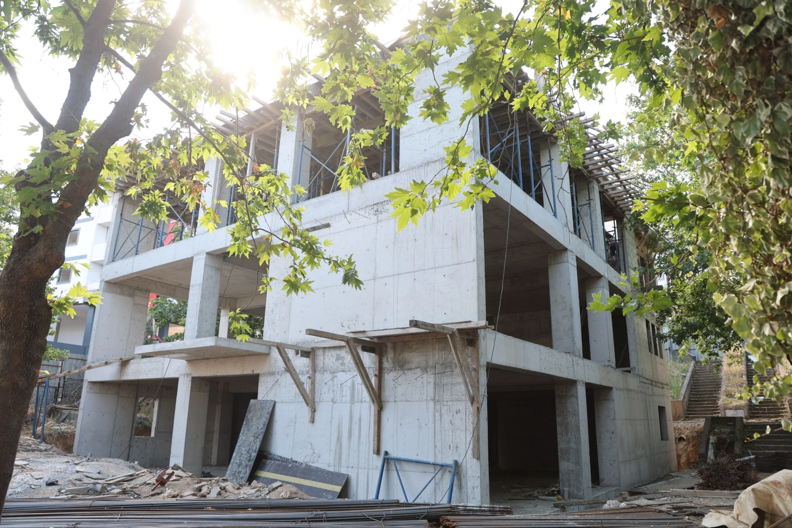 &Ccedil;ayırova &Ouml;zg&uuml;rl&uuml;k'&uuml;n yeni bilgi evi şekilleniyor