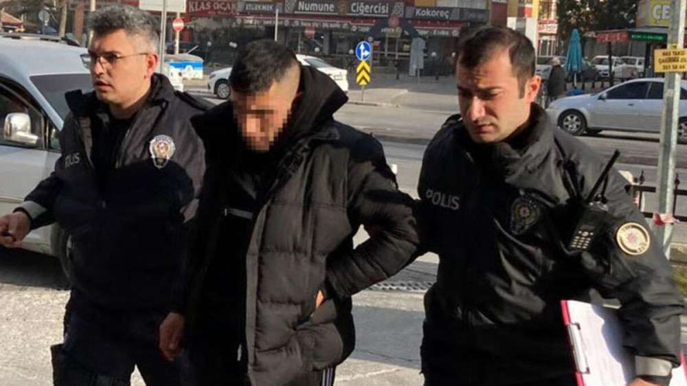 2 kız çocuğunu taciz etti yakalandı