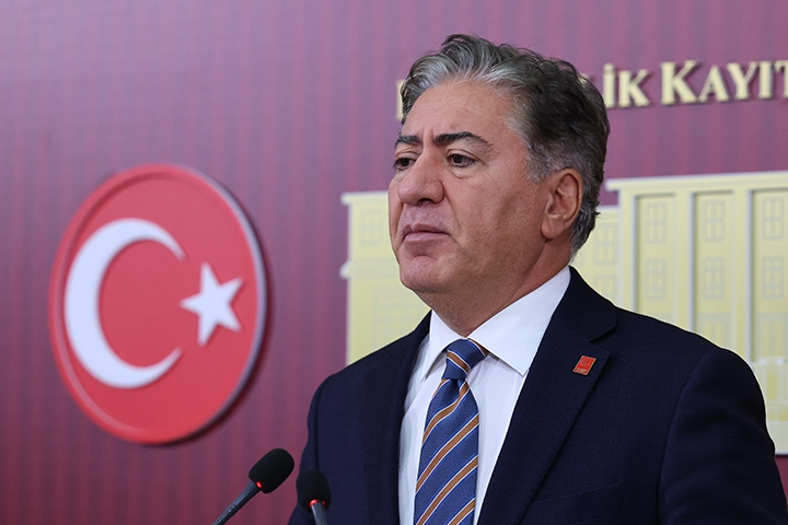 CHP'li Murat Emir: Ter&ouml;r&uuml;n kalıcı olarak bitmesini sağlayacak her s&uuml;re&ccedil; vicdana uygun olmalı