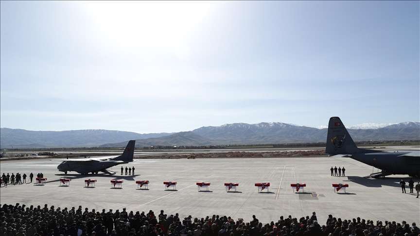 Bitlis'te helikopter kazasında şehit olan 11 asker için Elazığ'da uğurlama töreni düzenlendi