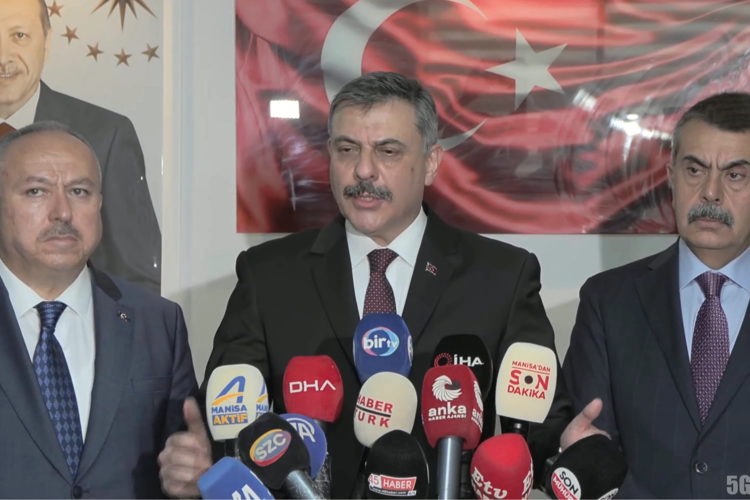 Bakan &Ccedil;ift&ccedil;i: 3 &ouml;ğrenci yoğun bakımda