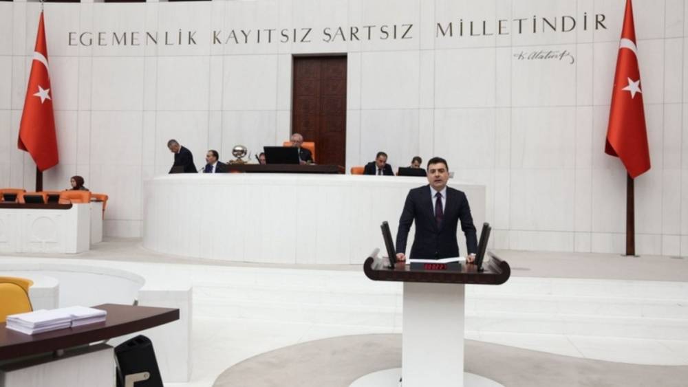 CHP S&ouml;zc&uuml;s&uuml; Zeynel Emre&rsquo;den emeklilerin barınma sorununa ilişkin 7 maddelik &ouml;nerge 