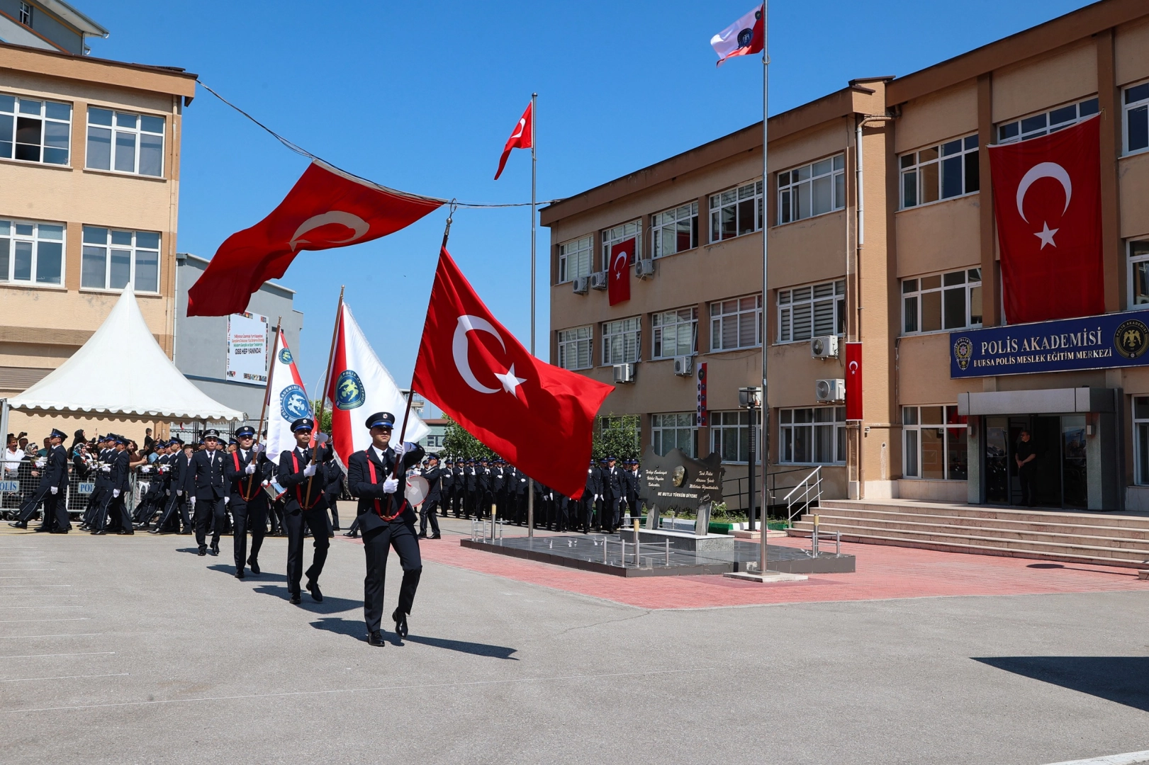 Bursa POMEM&rsquo;de 475 yeni polis adayı mezun oldu