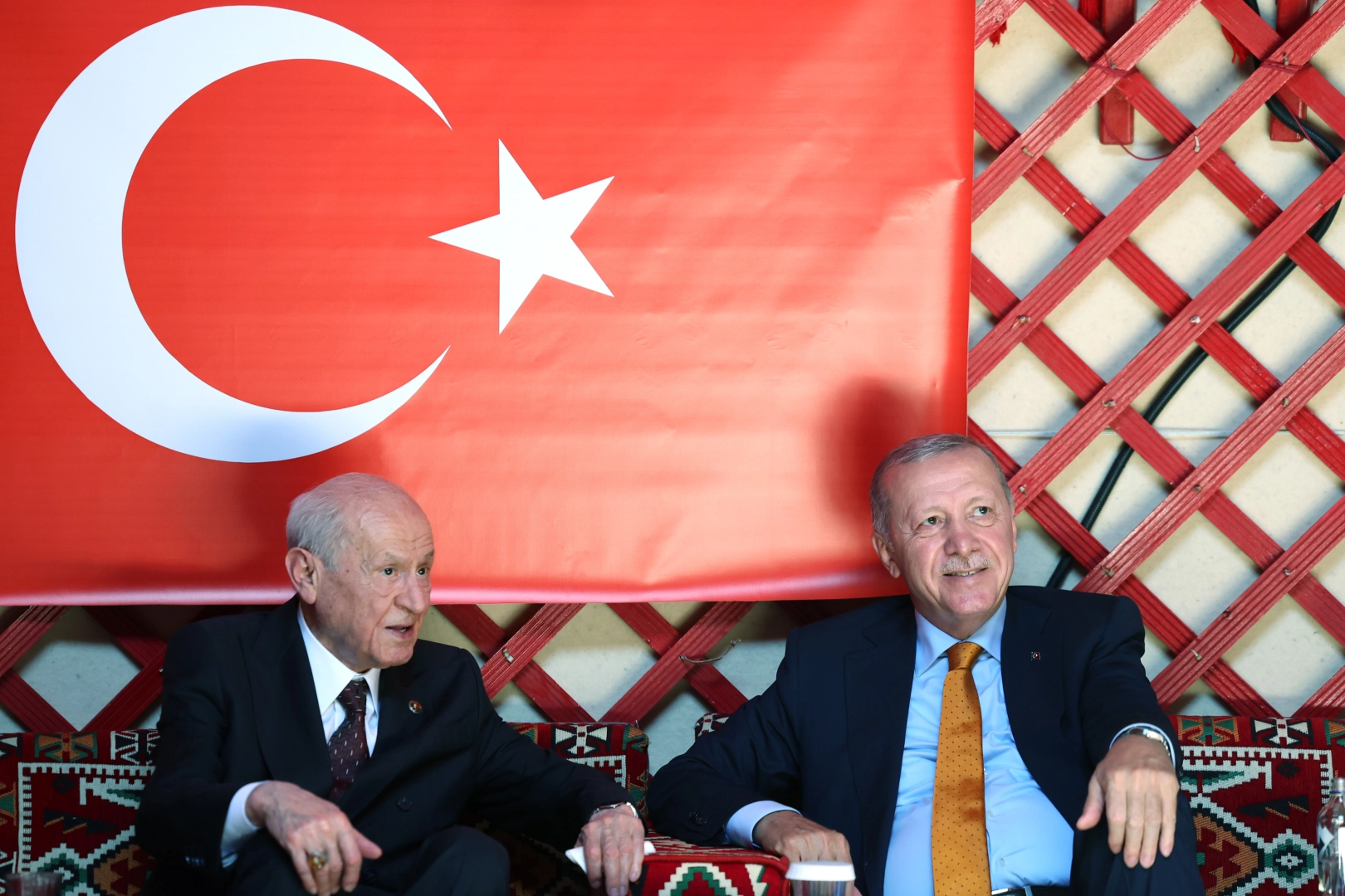 Bah&ccedil;eli ve Erdoğan'dan Ahlat'ta anlamlı buluşma