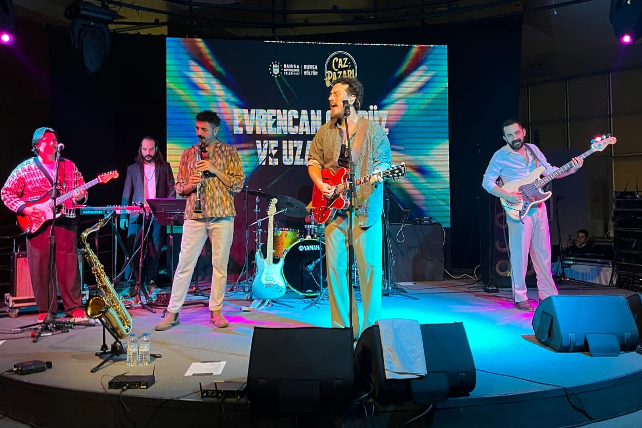 Bursa'da Evrencan G&uuml;nd&uuml;z ile 'Caz Pazarı'