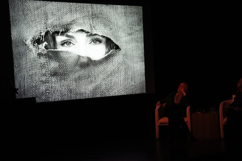 Usta fotoğraf&ccedil;ı İlyas G&ouml;&ccedil;men Maltepelilerle buluştu