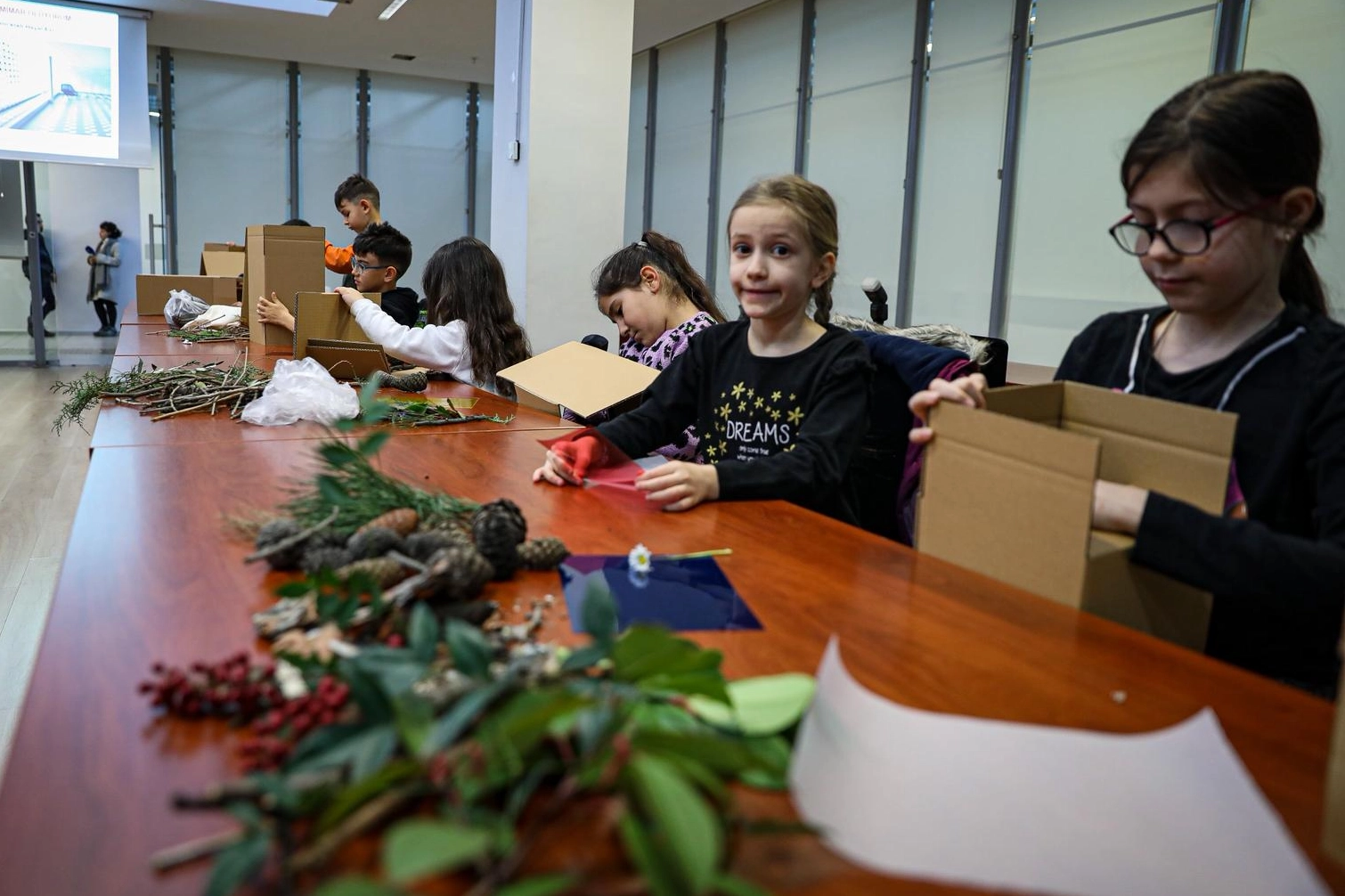 &Ccedil;ocuklar bir g&uuml;nl&uuml;ğ&uuml;ne mimar oldu