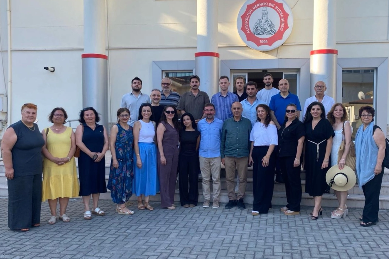 Z Doğa Derneği&rsquo;nden Bursa Taşpınar K&ouml;y&uuml;&rsquo;ne k&uuml;t&uuml;phane desteği