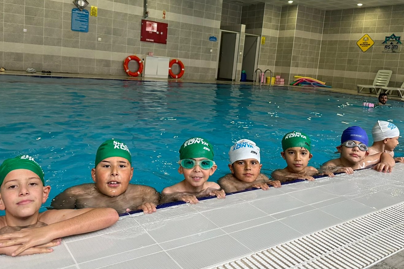 Konya&rsquo;da &ldquo;Y&uuml;zme Bilmeyen Kalmasın&rdquo; projesi 20 il&ccedil;ede devam ediyor
