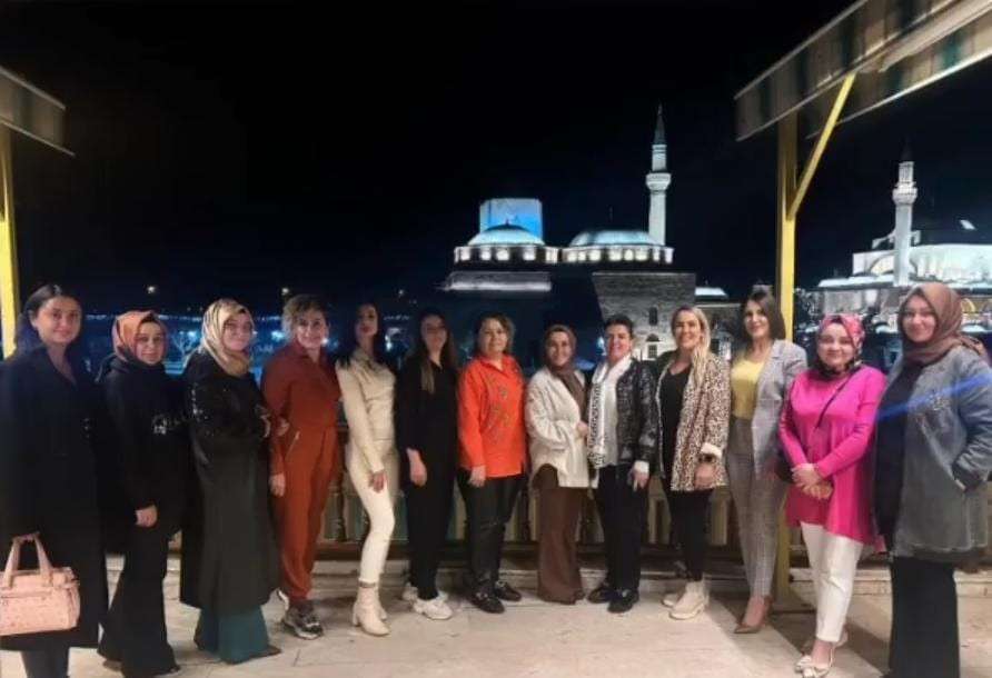 İş kadınları iftar yaptı